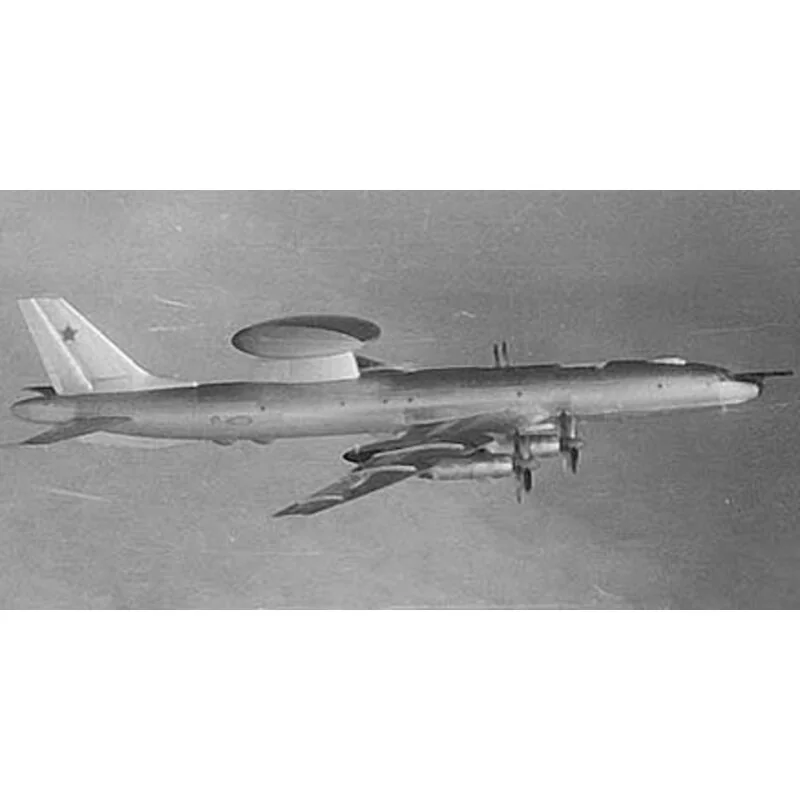 Tupolev Tu-126 Moss AWACS. Auch schließt BONUS-Bausätze des Yakovlev Yak-44 Beriev P-42 und Kamov Ka-25 ein. Mitte der 1950er Ja