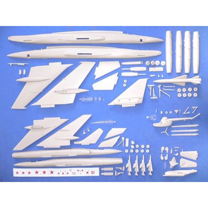 Tupolev Tu-22K Scheuklappe-B beinhaltet Bonus-Bausätze des Mikoyan MiG- 9 Fargo Tupolev Geiger von Tu-128 und Mil Hase von Mi-1