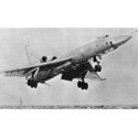 Tupolev Tu-22K Scheuklappe-B beinhaltet Bonus-Bausätze des Mikoyan MiG- 9 Fargo Tupolev Geiger von Tu-128 und Mil Hase von Mi-1