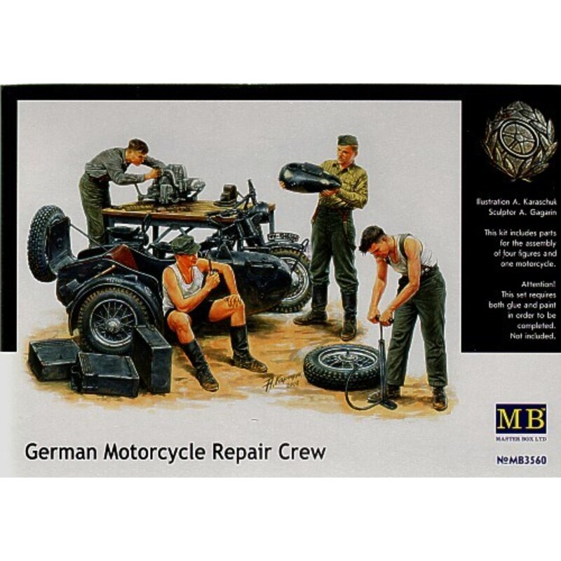 Deutsche Besatzung - reparierend Motorrad