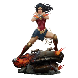DC Comics Premium Format Wonder Woman: Saving the Day 50 cm Figurine