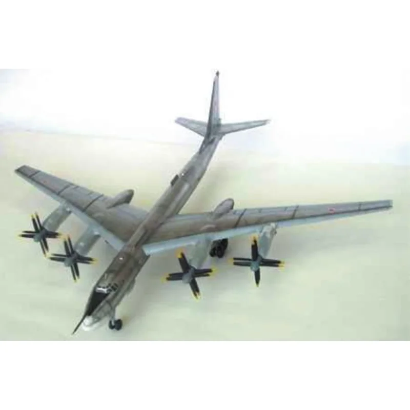 TRUMPETER SCALE MODELS -1601 - Flugzeugmodell 