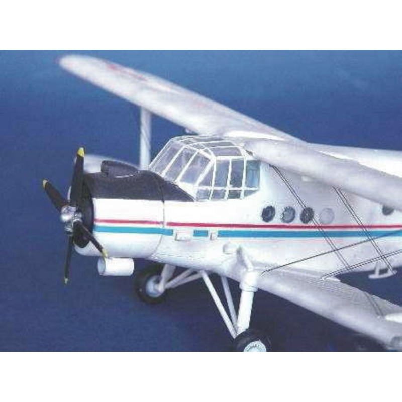 TRUMPETER SCALE MODELS -1602 - Flugzeugmodell 