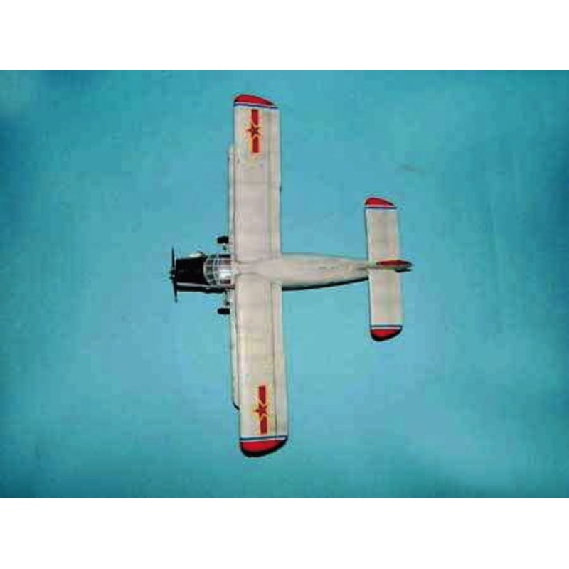 TRUMPETER SCALE MODELS -1602 - Flugzeugmodell 