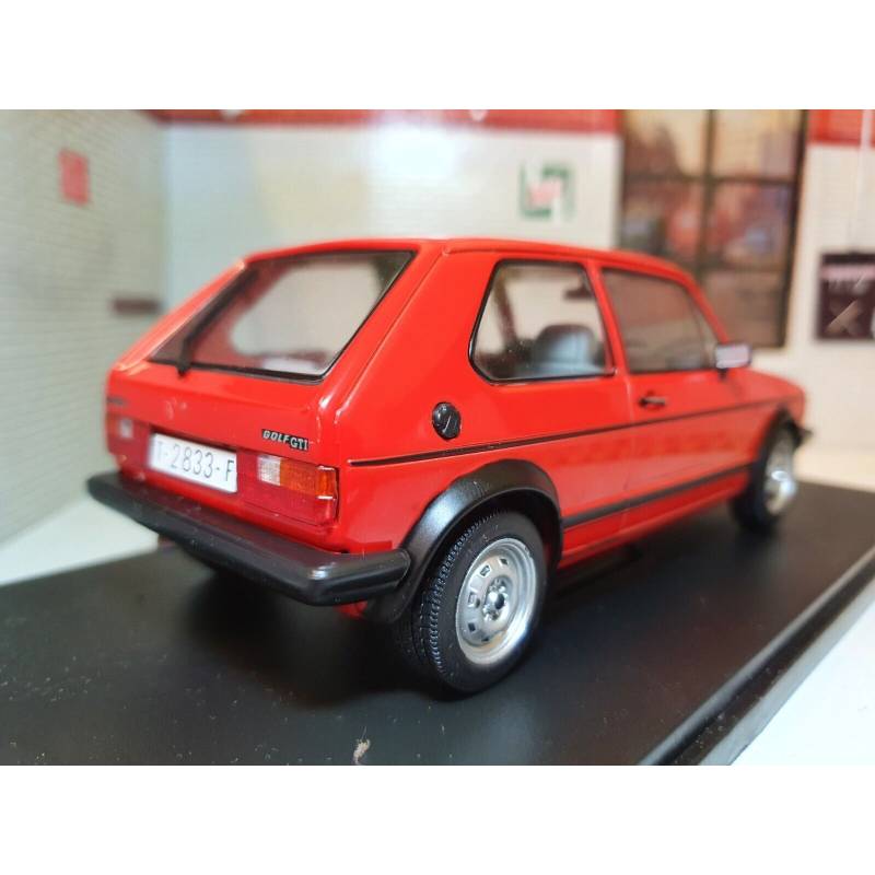 VOLKSWAGEN Golf GTI Mk1 1976 rot