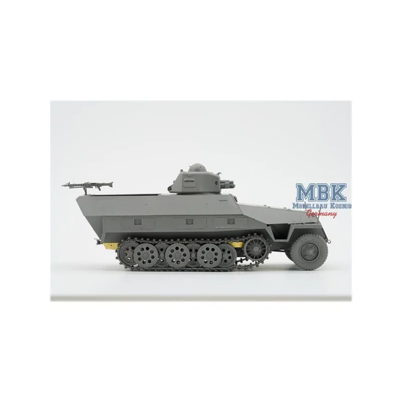 BORDER MODEL: 1/35; Sd.Kfz.251 /1 Ausf.D with R35 turret with PE and workable tracks Militär Modellbau