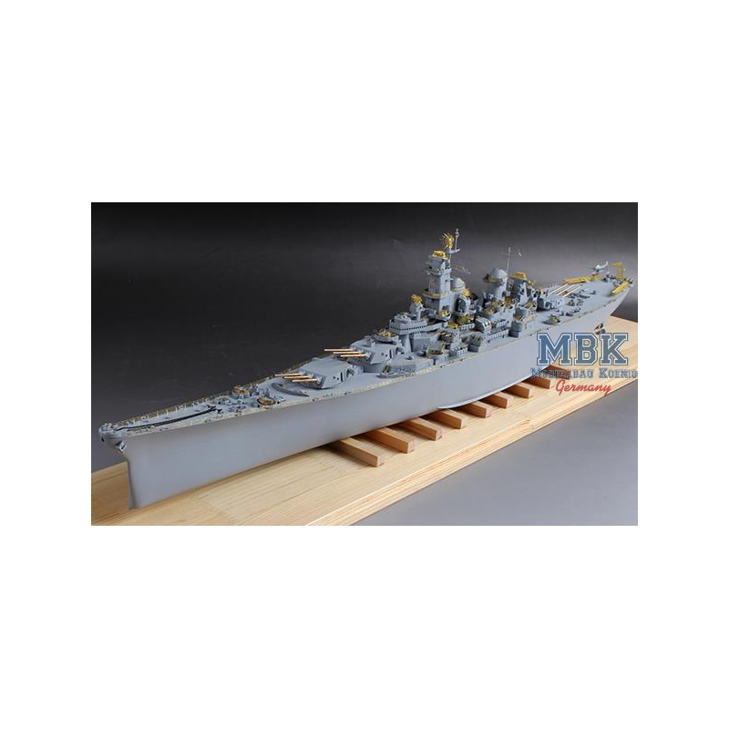 U.S. Navy Battleship BB-63 USS MISSOURI-Deluxe Kit Schiffsmodell