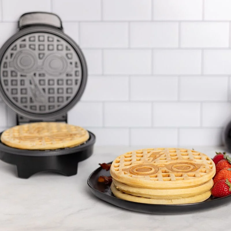 Harry Potter waffle maker Glasses and Lightning Bolt