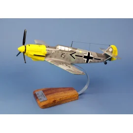 Emil Messerschmitt Bf.109E-4 Adolf Galland Miniaturflugzeug